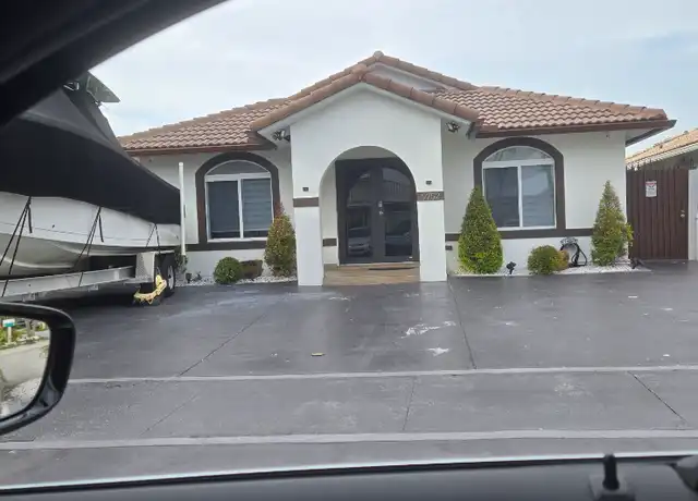 Property at 9752 NW 126th Ter, Hialeah, FL, 33018, 3 beds, 2 baths, [object Object]