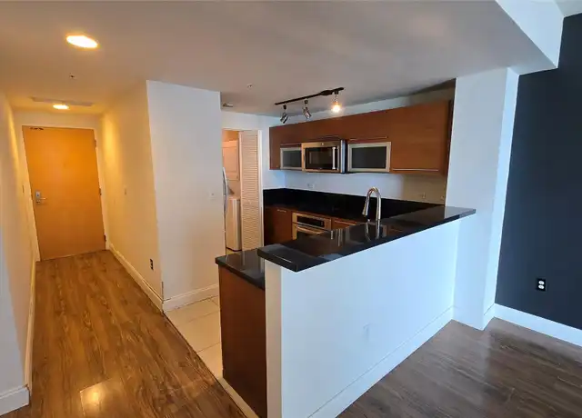 Property at 244 Biscayne Blvd #2406, Miami, FL, 33132, 1 bed, 1 bath, [object Object]