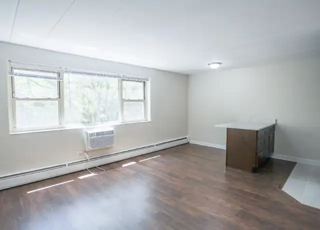 Property at 7301 N Ridge Blvd Unit 3, Chicago, IL, 60645, 0 beds, 1 bath, [object Object]