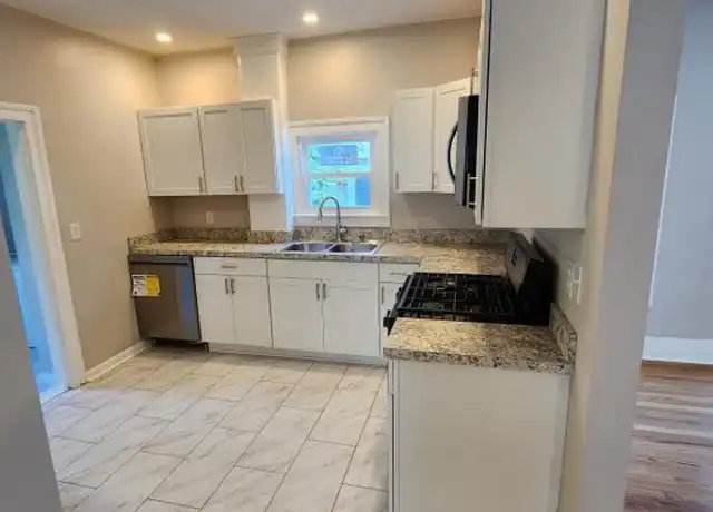 Property at 212 Ulster St Unit 2, Syracuse, NY, 13204, 2 beds, 1 bath, [object Object]