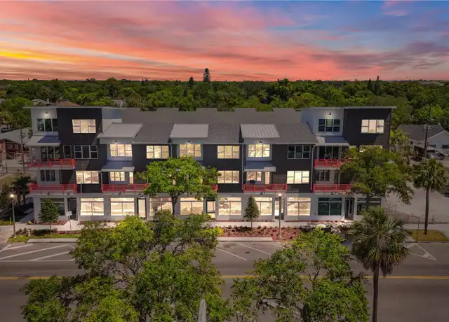 Property at 13 29th Ave N, St. Petersburg, FL, 33704, 2 beds, 2.5 baths, [object Object]