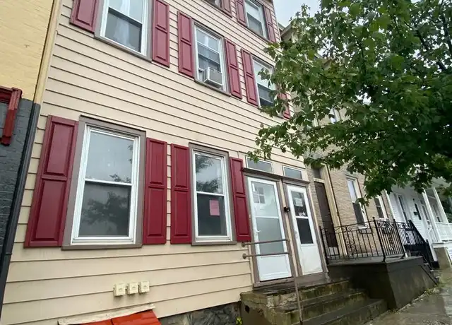 Property at 706 Northampton St Unit 1, Easton, PA, 18042, 1 bed, 1 bath, [object Object]