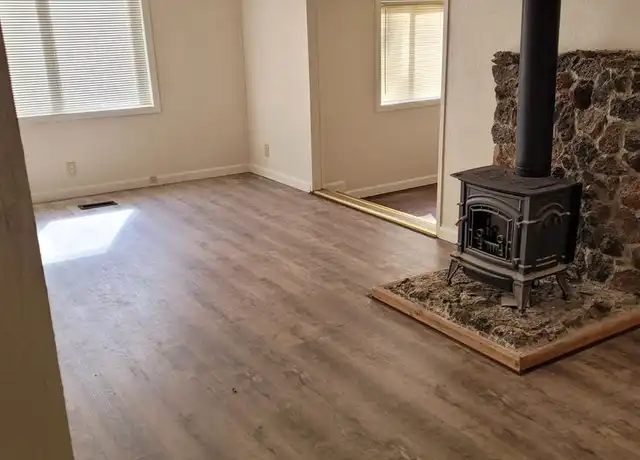 Property at 11405 Hamaker Mountain Rd, Keno, OR, 97627, 2 beds, 1 bath, [object Object]