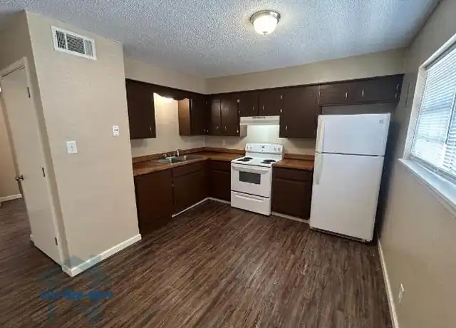Property at 302 Georgia St, Queen City, TX, 75572, 2 beds, 1 bath, [object Object]