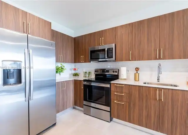 Property at 1005 Spring Garden Rd Ph 801, Miami, FL, 33136, 3 beds, 2 baths, [object Object]