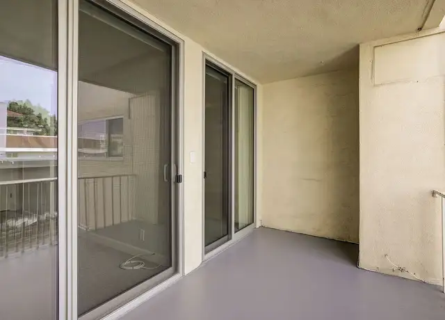 Photo of 170 N Crescent Dr, Beverly Hills, CA 90210
