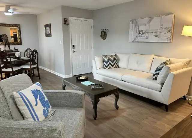 Property at 239 Seahorse Dr SE Unit B, Saint Petersburg, FL, 33705, 1 bed, 1 bath, [object Object]