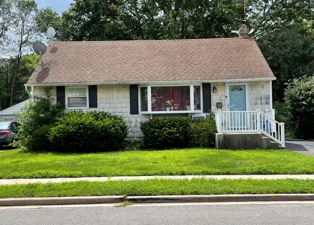 Property at 17 Kuhl Ave, Hicksville, NY, 11801, 3 beds, 1.5 baths, [object Object]