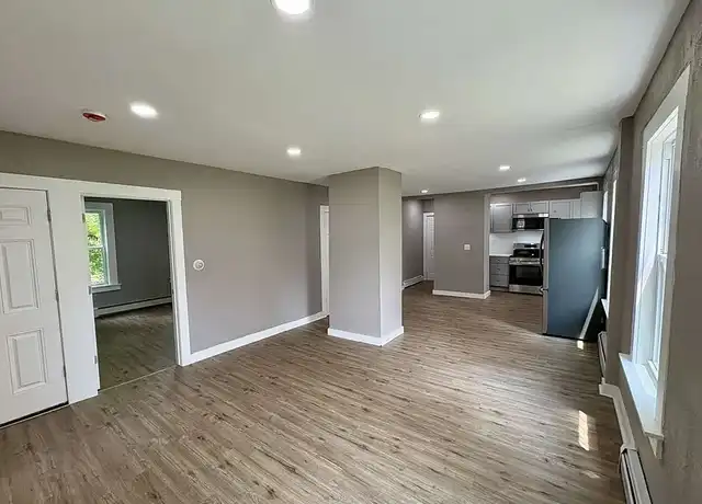 Property at 37 Green Hill Pkwy Unit 1, Worcester, MA, 01605, 3 beds, 1 bath, [object Object]