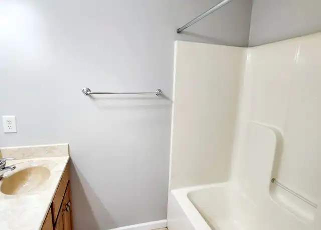 Property at 1747 Skyline Dr Unit 19, Johnson City, TN, 37604, 2 beds, 2.5 baths, [object Object]