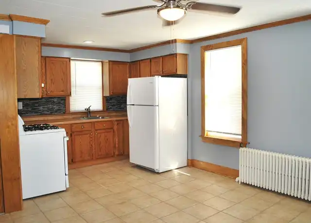 Property at 85 Robeson St Unit 1, New Bedford, MA, 02740, 2 beds, 1 bath, [object Object]