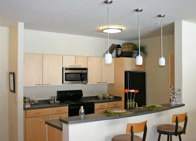 Property at Sequoya Commons - 515 S Midvale Blvd, Madison, WI, 53711, 1-2 bed, 1 bath, [object Object]