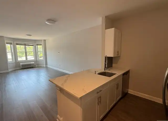 Property at 40 Park Ave Unit 303, Park Ridge, NJ, 07656, 2 beds, 2 baths, [object Object]