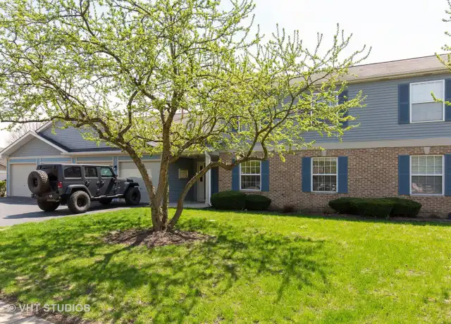 Property at 408 Woodview Cir Unit B, Elgin, IL, 60120, 2 beds, 2 baths, [object Object]
