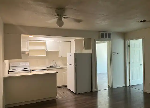Property at Hampton Court Apartments - 3099 Great Falls Way, Sacramento, CA, 95826, 3 beds, 2 baths, [object Object]