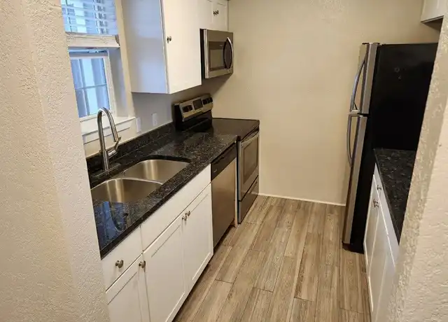 Property at 102 River Rd, Schertz, TX, 78154, 2 beds, 1 bath, [object Object]