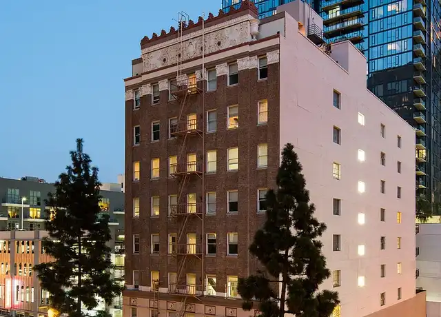 Property at South Park Lofts - 818 S Grand Ave, Los Angeles, CA, 90017, 2 beds, 1 bath, [object Object]