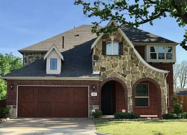 Property at 112 Ridgewood Dr, Euless, TX, 76039, 5 beds, 3.5 baths, [object Object]