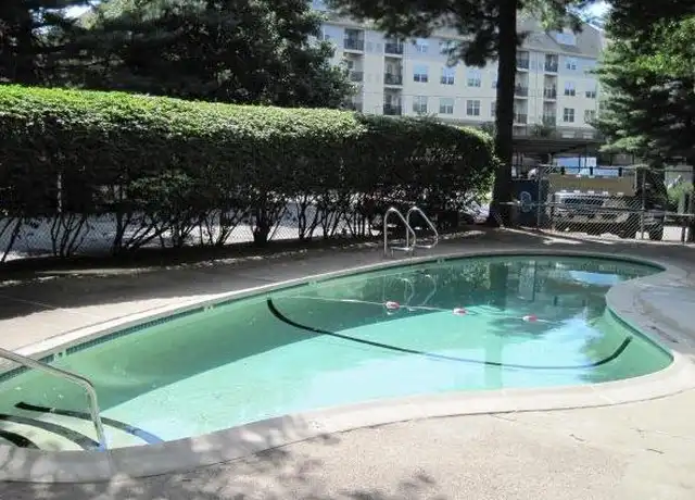 Property at 320 Hammond Pond Pkwy Unit 504, Chestnut Hill, MA, 02467, 1 bed, 1 bath, [object Object]