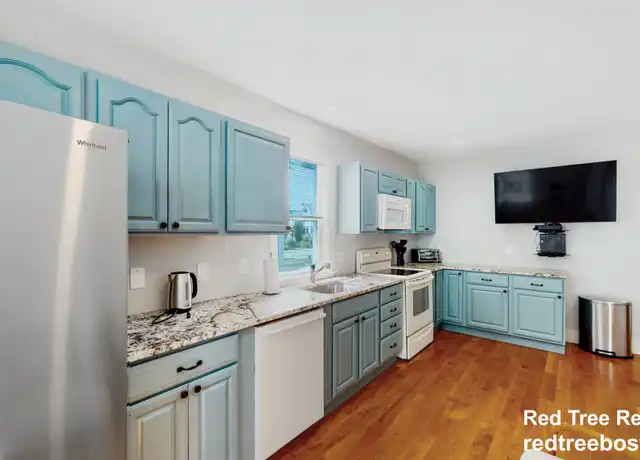 Property at 5 Chester Ave Unit 1, Waltham, MA, 02453, 4 beds, 2 baths, [object Object]