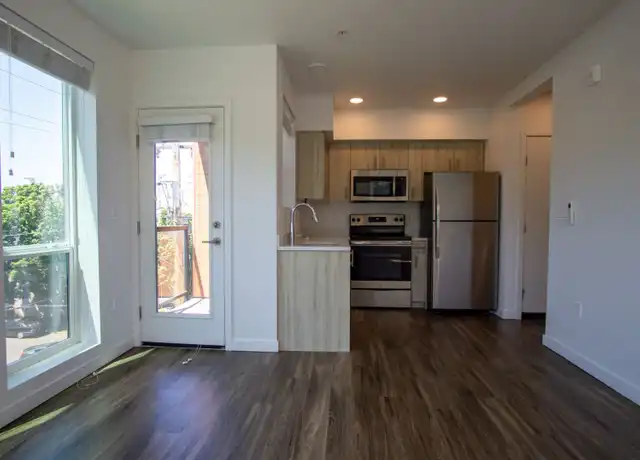 Property at 1834 NW 25th Ave Unit 405, Portland, OR, 97210, 2 beds, 1 bath, [object Object]