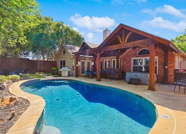 Property at 2604 Brandi Ln, Corinth, TX, 76210, 5 beds, 2 baths, [object Object]