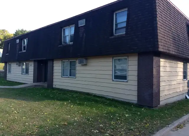 Property at 2527 Sessions St Unit 05, Eau Claire, WI, 54701, 2 beds, 1 bath, [object Object]