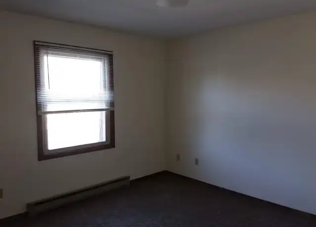 Property at 2527 Sessions St Unit 05, Eau Claire, WI, 54701, 2 beds, 1 bath, [object Object]