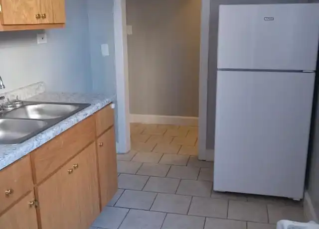 Property at 6749 S Oglesby Ave, Chicago, IL, 60649, 2 beds, 1 bath, [object Object]