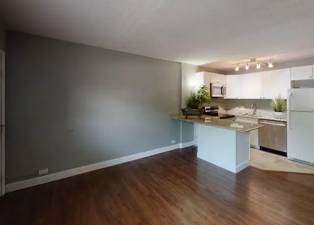 Property at 510 14th St #206, Knoxville, TN, 37916, 1 bed, 1 bath, [object Object]