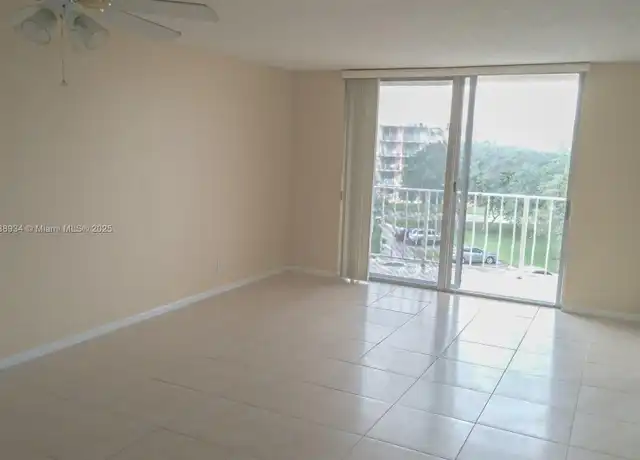 Property at 500 Executive Center Dr Unit 4N, West Palm Beach, FL, 33401, 2 beds, 2 baths, [object Object]