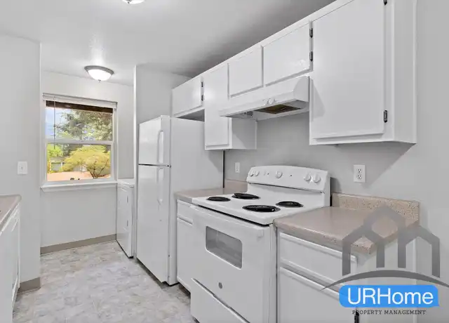 Property at 611 SE 190th Ave Unit 205, Portland, OR, 97233, 1 bed, 1 bath, [object Object]