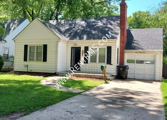 Property at 1181 SW Webster Ave, Topeka, KS, 66604, 2 beds, 2 baths, [object Object]