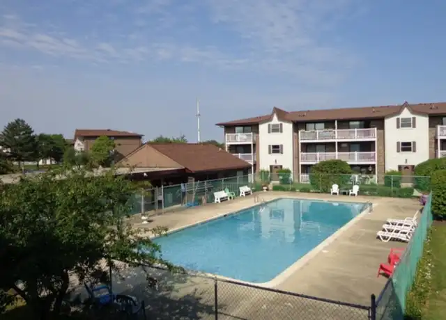 Property at 285 N Gregory St Apt 4, Aurora, IL, 60504, 2 beds, 1.5 baths, [object Object]