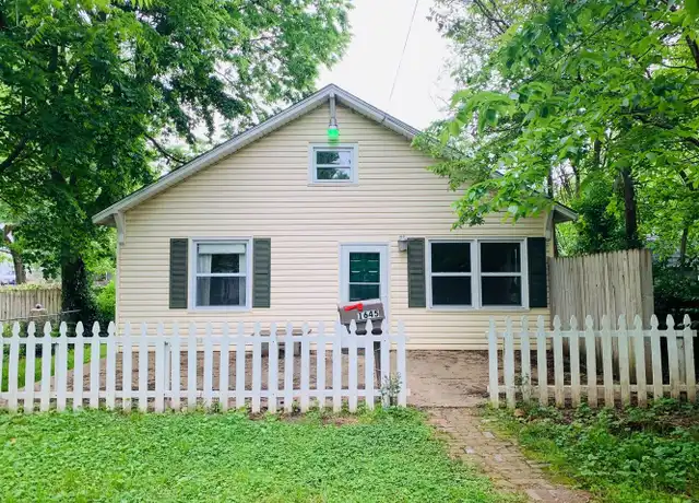 Property at 1645 E Cherry St, Springfield, MO, 65802, 2 beds, 1 bath, [object Object]