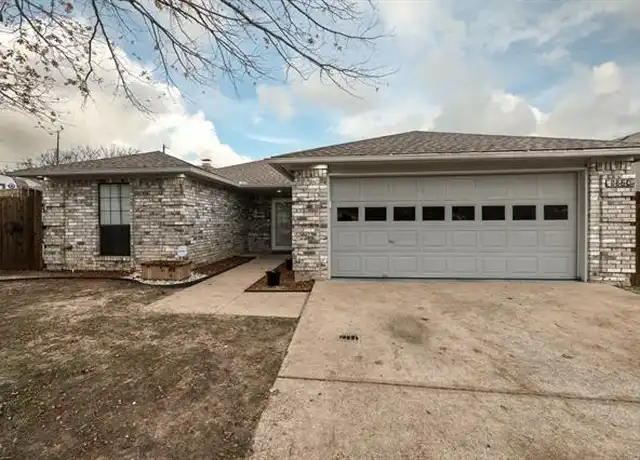 Property at 5224 Hill Ridge Dr, Fort Worth, TX, 76135, 3 beds, 2 baths, [object Object]