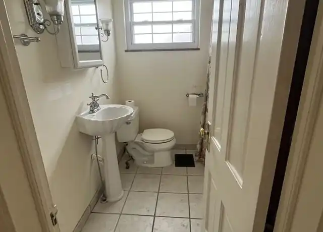 Property at 1146 S Cassingham Rd Unit 1143, Columbus, OH, 43209, 2 beds, 1 bath, [object Object]