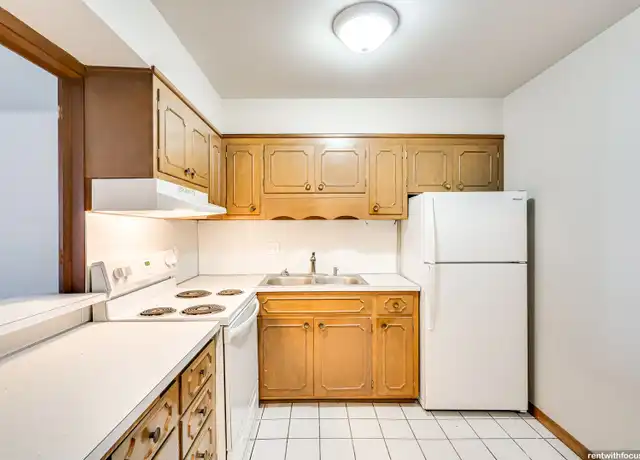 Property at 505 S Van Buren St Unit 211, Green Bay, WI, 54301, 1 bed, 1 bath, [object Object]
