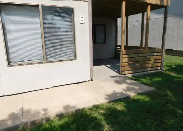Property at 236 Broadview Ct Apt B, El Dorado, KS, 67042, 2 beds, 1 bath, [object Object]