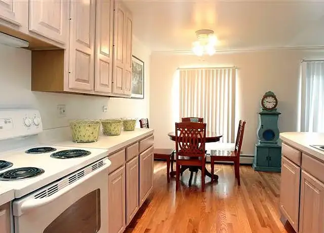 Photo of 2472 Emerald Ct, Woodridge, IL 60517