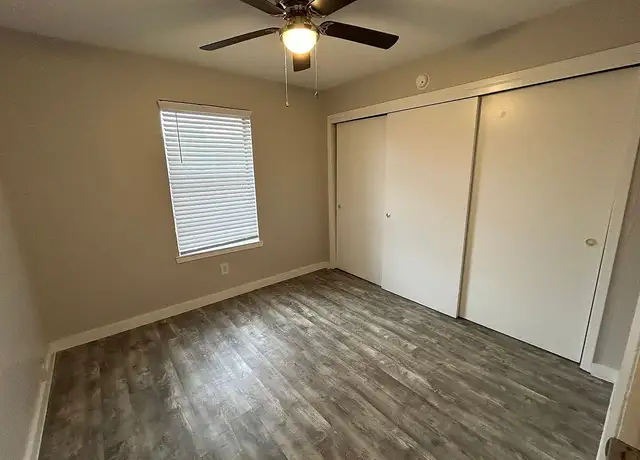 Photo of 524 S Carroll Blvd, Denton, TX 76201