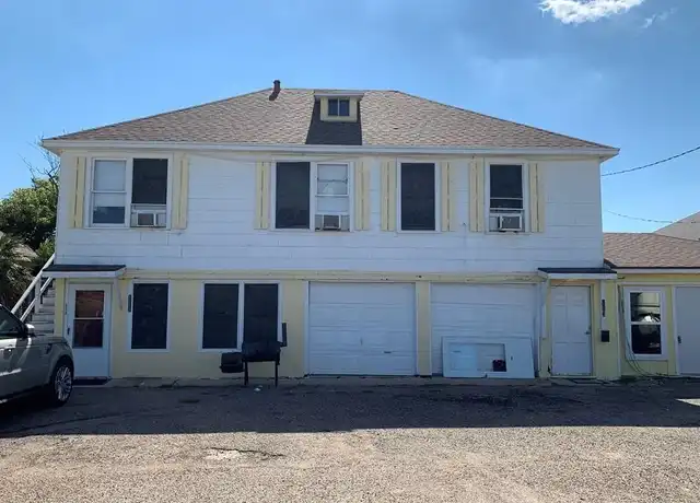 Property at 502 E Bayview Blvd, Portland, TX, 78374, 2 beds, 1 bath, [object Object]