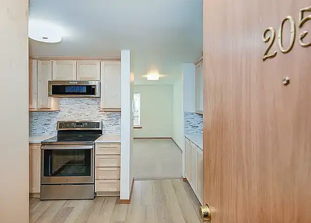 Property at The Magnolia - 4250 34th Ave W, Seattle, WA, 98199, 2 beds, 1 bath, [object Object]