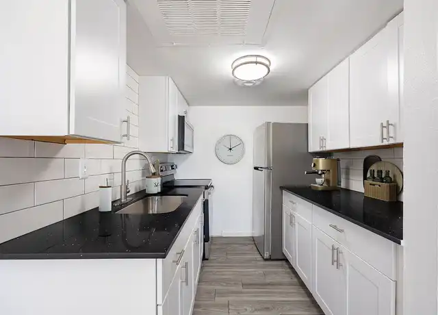 Property at Park West Apartments - 4404 W Bethany Home Rd, Glendale, AZ, 85301, 1 bed, 1 bath, [object Object]