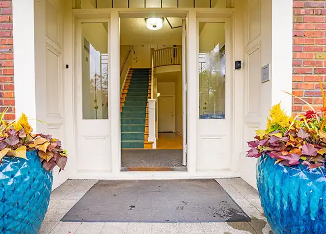 Property at 124 W Garfield St, Seattle, WA, 98119, 1 bed, 1 bath, [object Object]