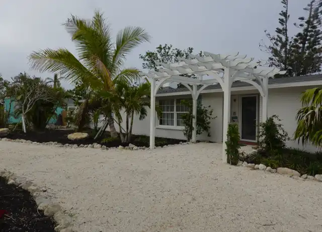 Property at 6960 Poinsetta Ave, Longboat Key, FL, 34228, 2 beds, 2 baths, [object Object]