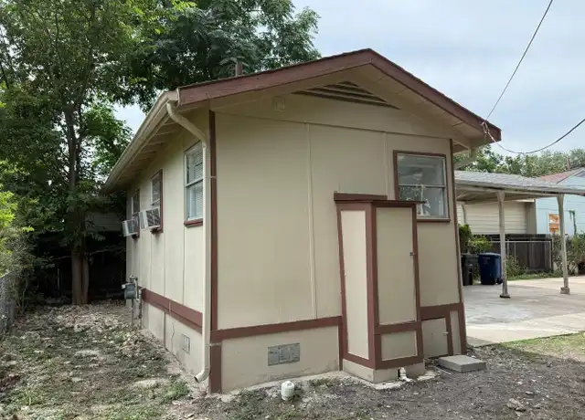 Property at 1334 W Lullwood Ave Unit B, San Antonio, TX, 78201, 1 bed, 1 bath, [object Object]