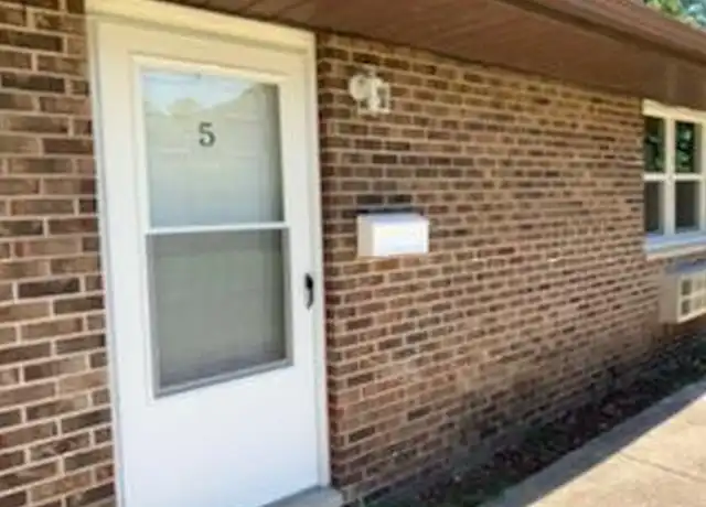 Property at 310 E Saint Louis St, West Frankfort, IL, 62896, 1 bed, 1 bath, [object Object]