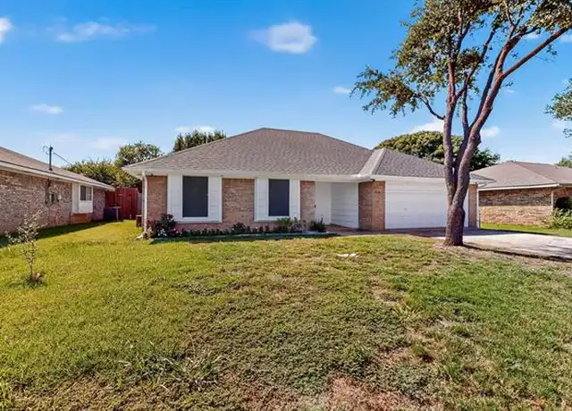Property at 1918 Sharon Dr, Corinth, TX, 76210, 3 beds, 2 baths, [object Object]