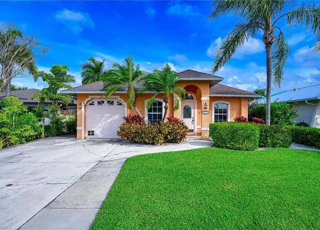 Property at 575 101st Ave N, Naples, FL, 34108, 4 beds, 2 baths, [object Object]